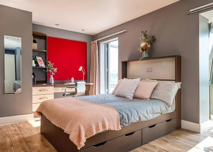 Student Only, Private Studio In London