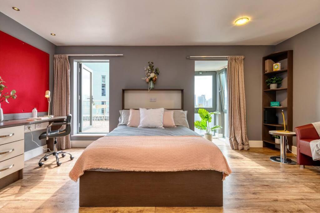 Apartment Student Only, Private In
