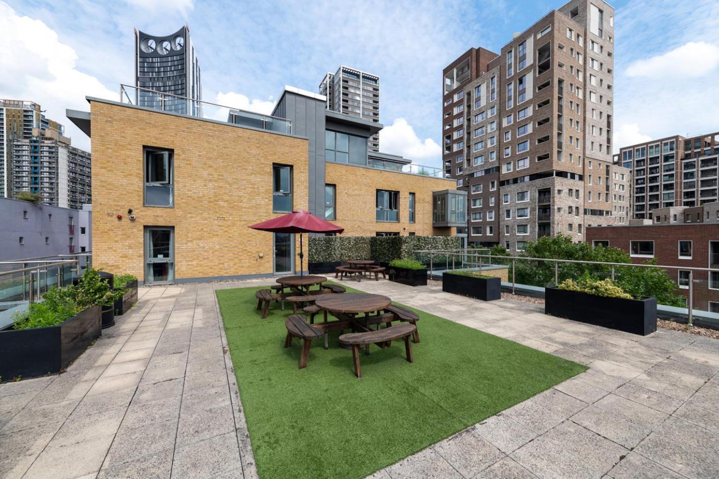Apartment Student Only, Private In *
